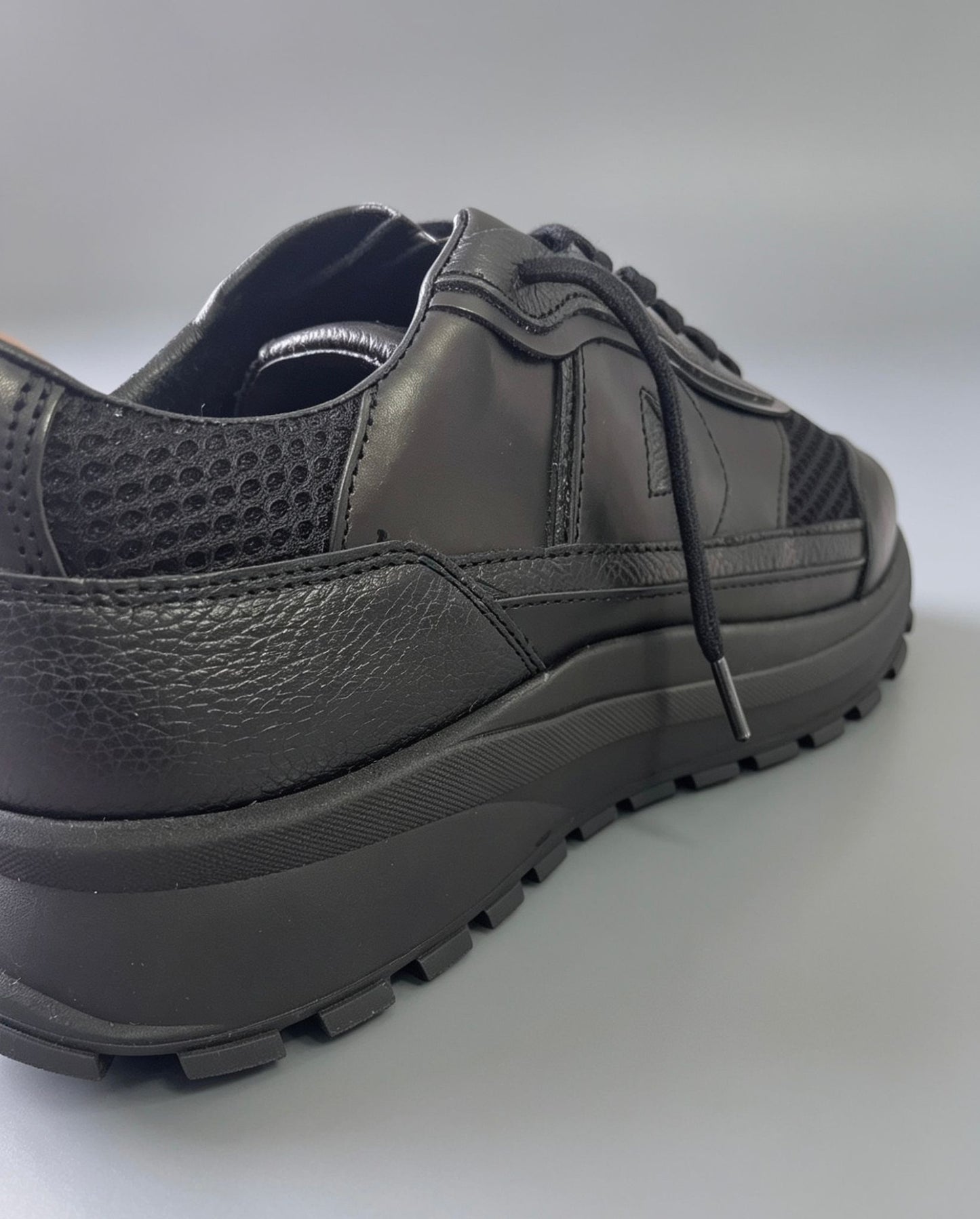 SANTIS RUNNER TRIPLE BLACK